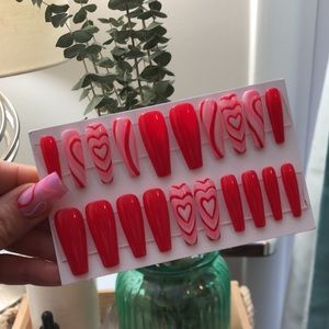 Valentine’s Day press ons